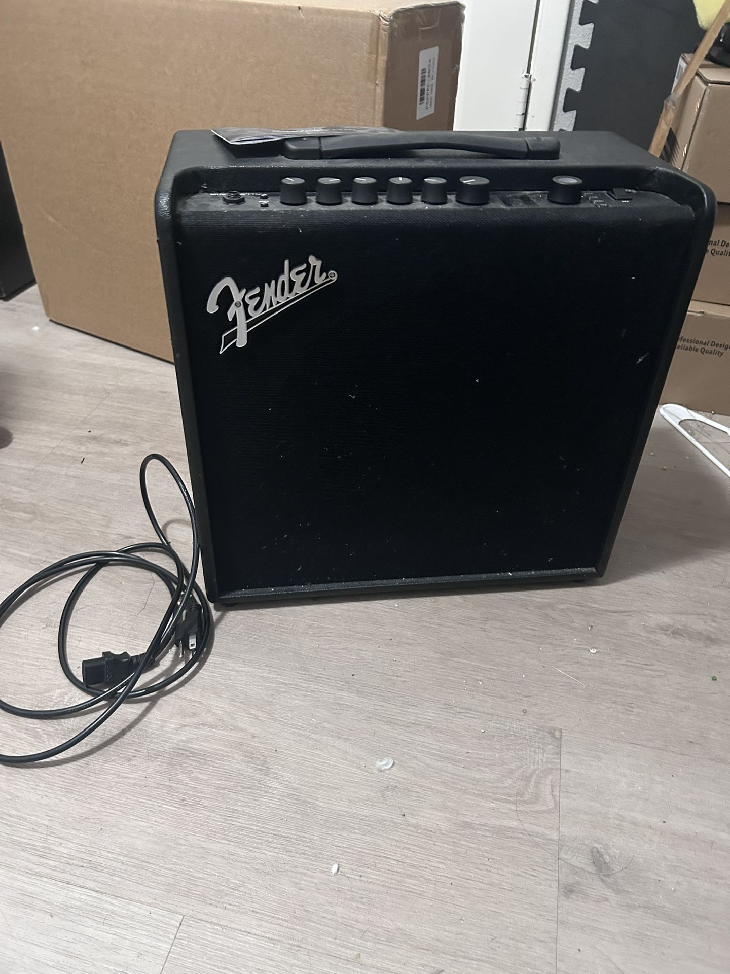 Fender Guitar Amp with multiple Tones