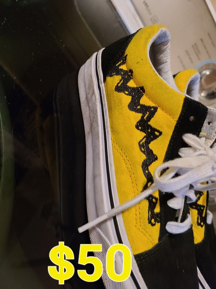 PEANUTS Charlie Brown VANS