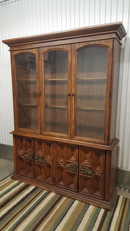 Vintage Bassett Furniture 2 Pc China Hutch Cabinet w/ 3 Glass Doors