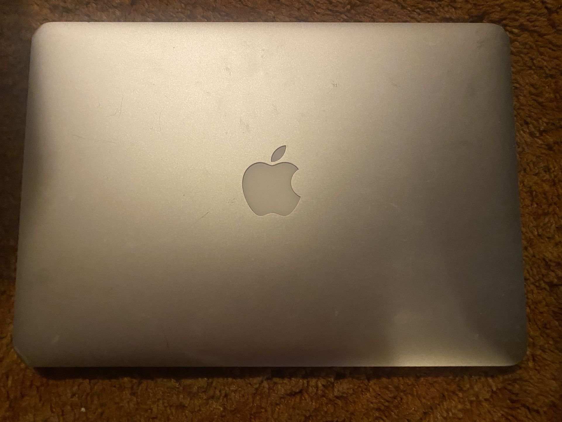 MacBook Air 2017 13” Like New