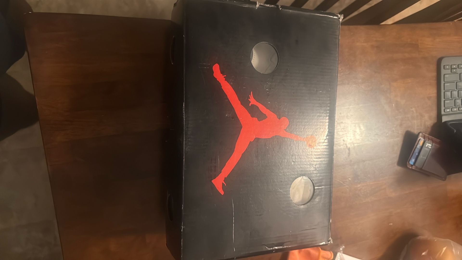 Off-White Jordan 4’s Size 11 ( Excellent Condition)