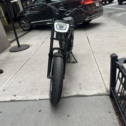 Like New Only Used 5 Times  C3STROM ASTRO PRO  E BIKE Graphite Black