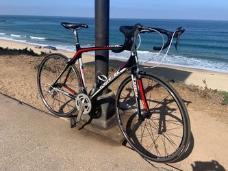 Trek Madone 4.5 20 speed 56c large size lightweight carbon fiber frame with Shimano 105 and tiagra components