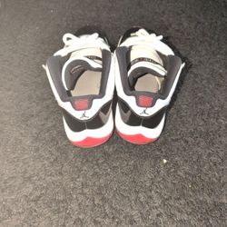 9.5 JORDAN 11 GREAT CONDITION $30$
