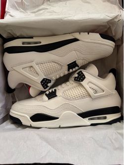 Jordan• 4 Retro OG Flight Club in Sail, Black, University Red