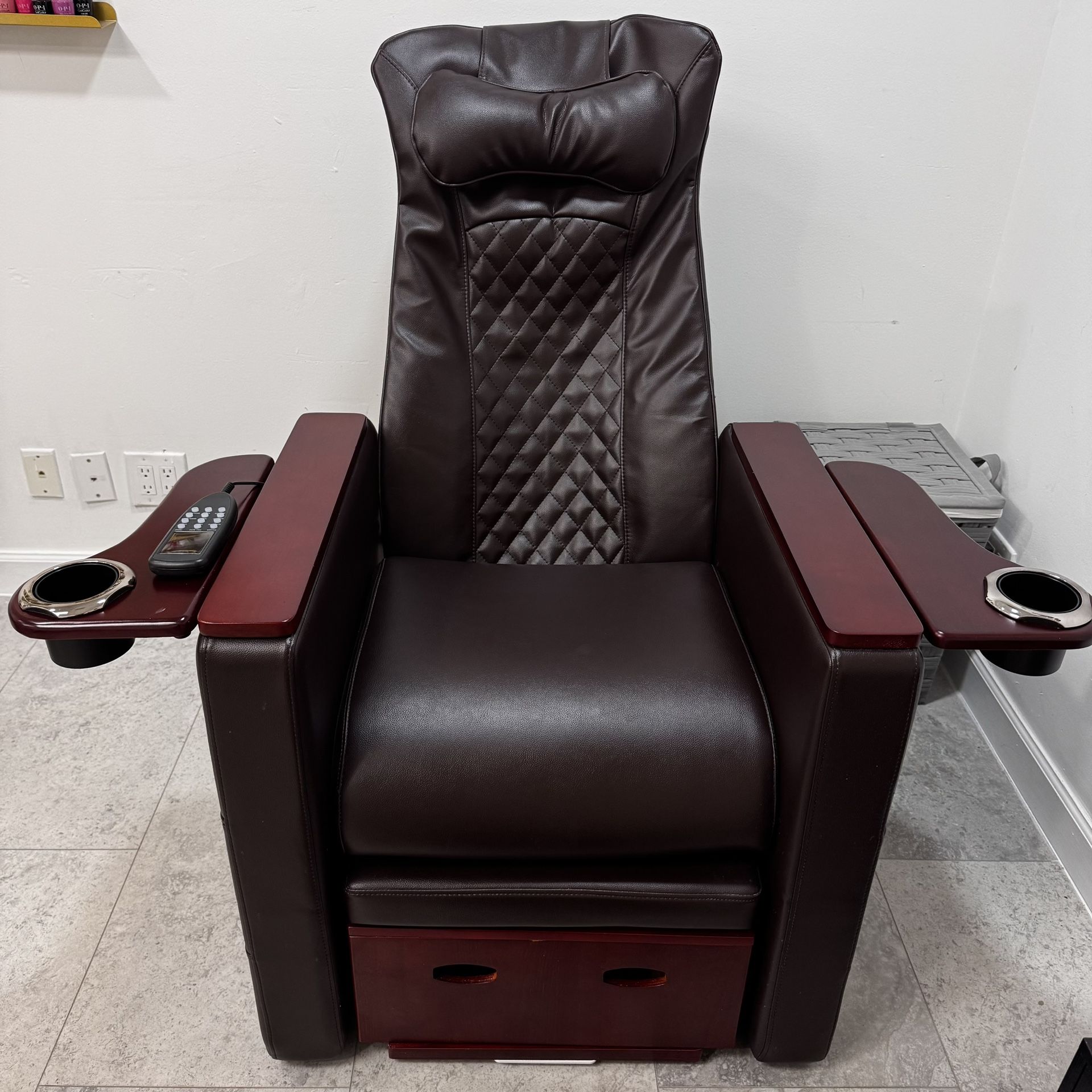 Pedicure Spa Chair w/ Massage - Great Condition 