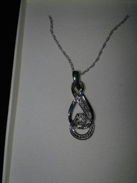 Kay jewelers 1/10 carat diamond pendant sterling silver