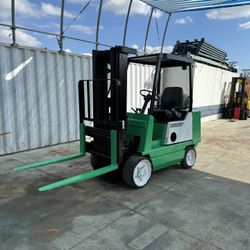 Forklift 