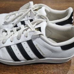 Adidas Women's Shoe Size 4