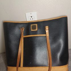 Dooney and Bourke tote black and tan