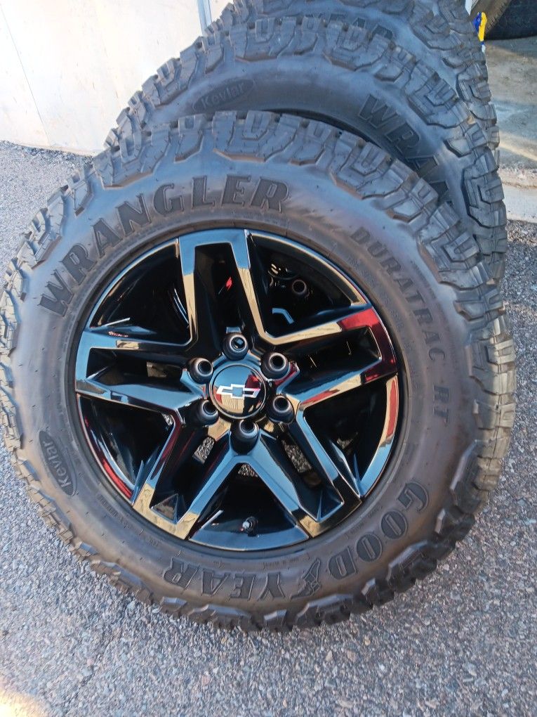 2026 NEW OEM ORIGINAL CHEVY SILVERADO TRAIL BOSS 18 INCH HAVE TPMS SENSORS TIRES GOODYEAR WRANGLER DURATRAC R/T NEW 100 % $ 1799