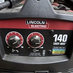 Lincoln Electric 140 EASY MIG Welder With C25 Tank