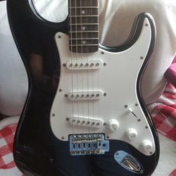 Squire Strat with Amp, Gig Bag
