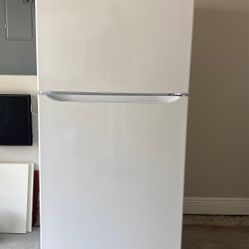LG 20CU FT Refrigerator - 8 months old barely used: $550.00