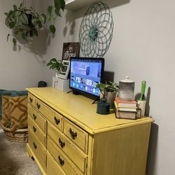 Chabby Farmhouse Dresser 7 Drawer  