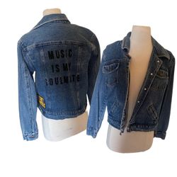 Custom vintage music is my soulmate 80s Jean denim jacket  Says size large. Feels like a small  Length 19” Arms 23” Pit to pit 18.5”