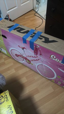 Una bicicleta nueva, sólo le hace falta los pedales