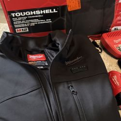 Milwaukee Heated Jacket Size xl Kit With Battery 4.0 Cable 