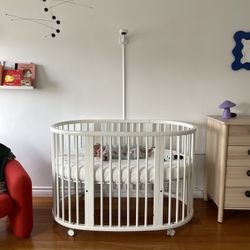 Stokke Crib & Mattress 