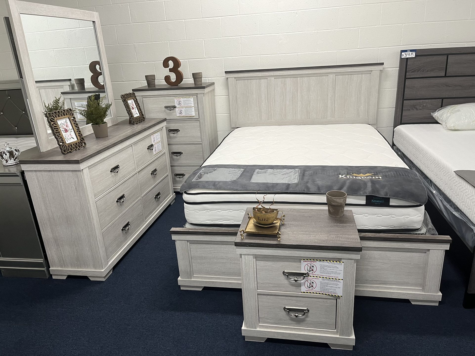 Off White And Brown Queen 4pc Bedroom Set