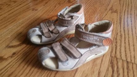 Toddler leather sandals size 8