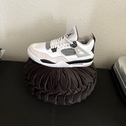 AJ Retro 4