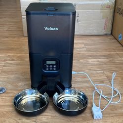 Voluas Automatic Double Cat Feeder (Only Used For A Few Months)