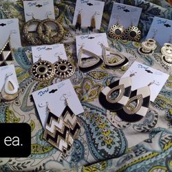 Fashion Earrings  and 1 Bracelett