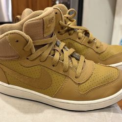Nike Court Borough Boys 5.5Y High-Top Sneakers in Wheat