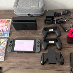 Nintendo Switch Ultimate Party Bundle – 4 Joy-Cons + 2 games and more 