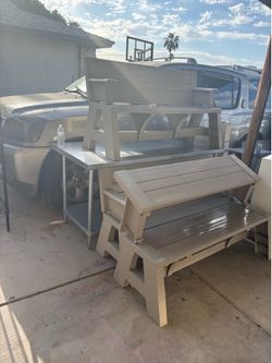 Bench tables