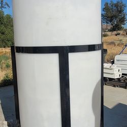 200 Gallon Water Tank With Metal Stand