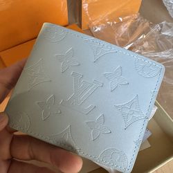 Authentic Louis Vuitton  Wallet For Men Black Friday Deal