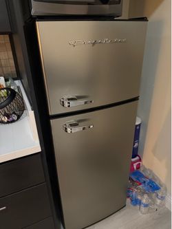 Refrigerator and microwave
