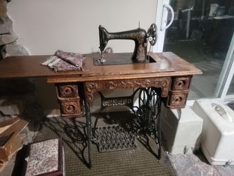 1910 Singer Sewing Machine