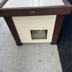 Covered Cat House Or Litter Box