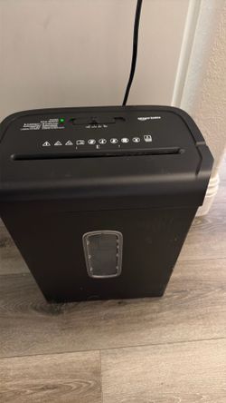 New condition, paper shredder