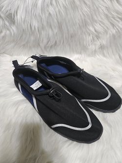 Men's aqua shoes size 9-10
