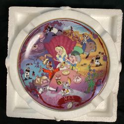 Disney Collector Plates “Welcome To Wonderland” Alice and Wonderland