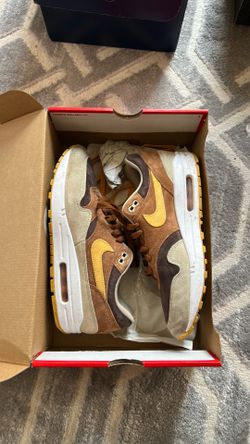Nike air max 1 size 8.5 (selling collection)