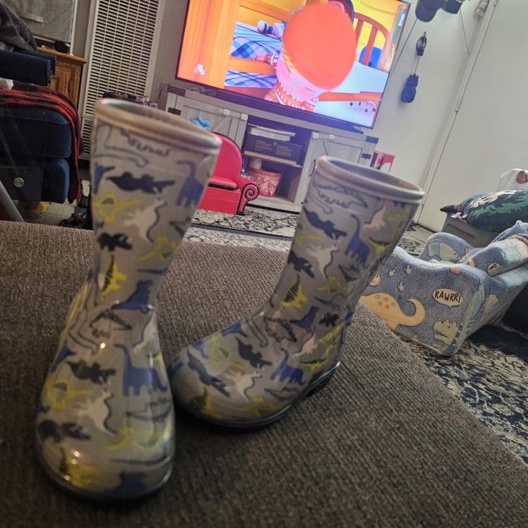 Boys Rain Boots Size 9m