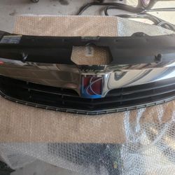 2007-09 Saturn Aura Front Upper Bumper Grille Chrome OEM Clean/Like New