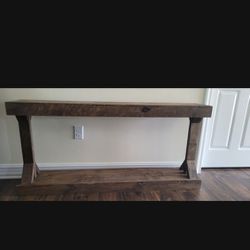 Console Table. 