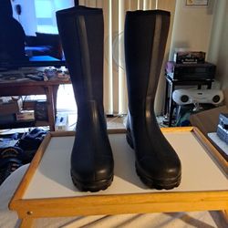 Rubber boots size twelve great condition