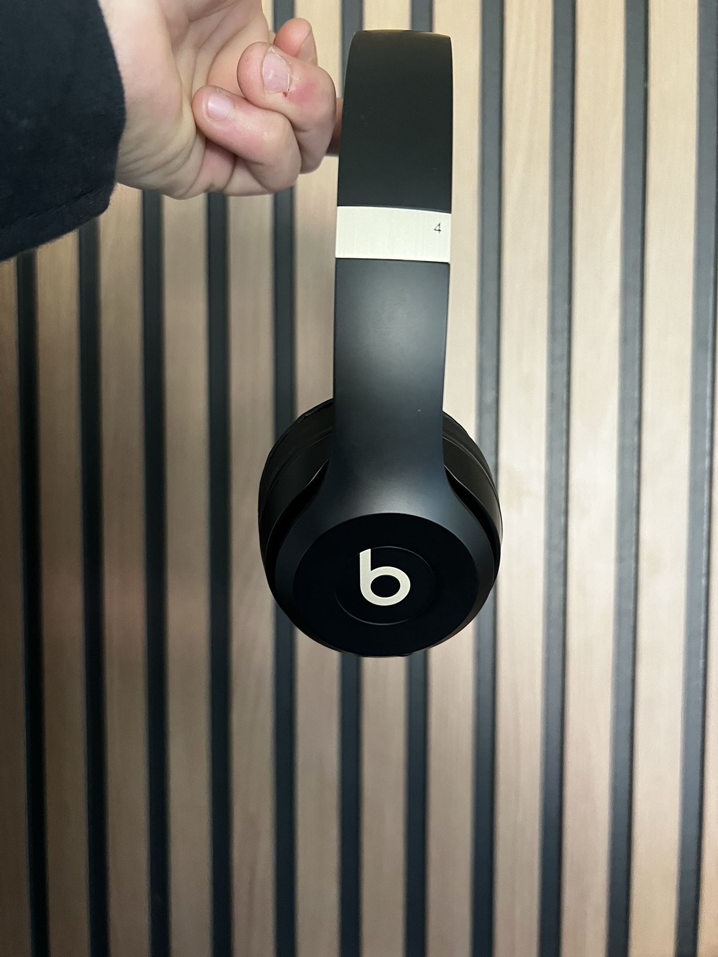 Beats Solo 4