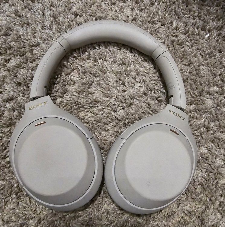 Sony WH-1000XM4 Silver