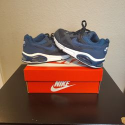 Nike Air Max IVO (PS) Size 2Y 