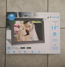 Fullja F19 19 Inch Digital Photo Frame