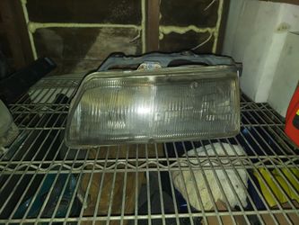 1988 Honda Civic Driver Side Head Light 