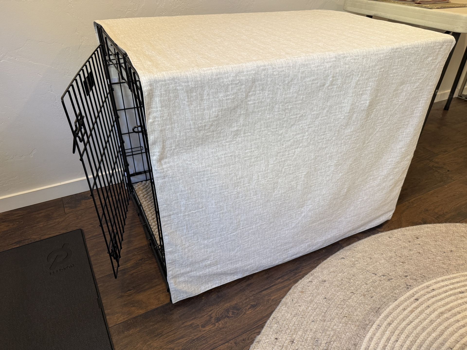 Wire dog kennel with custom cover